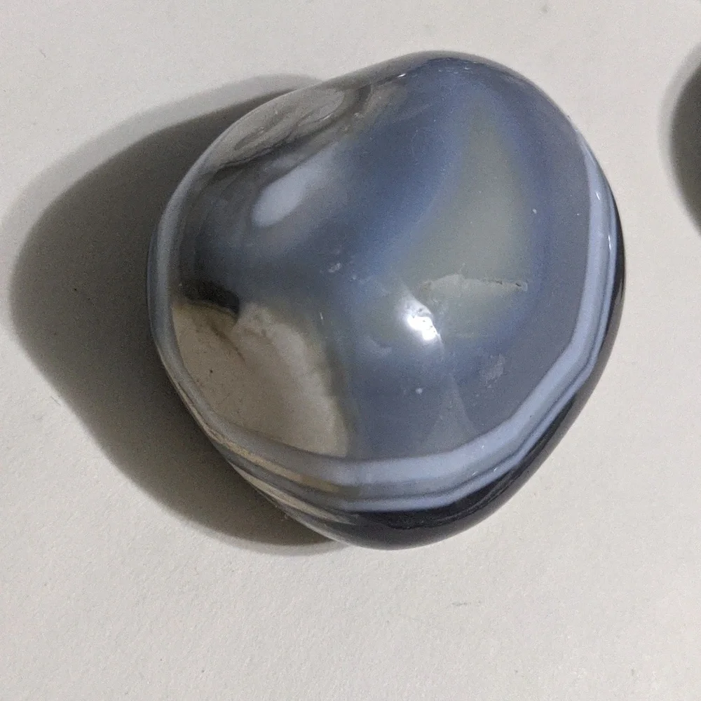 Orca Agate Quahog Clam shape rock ceystal - Picture 2 of 4